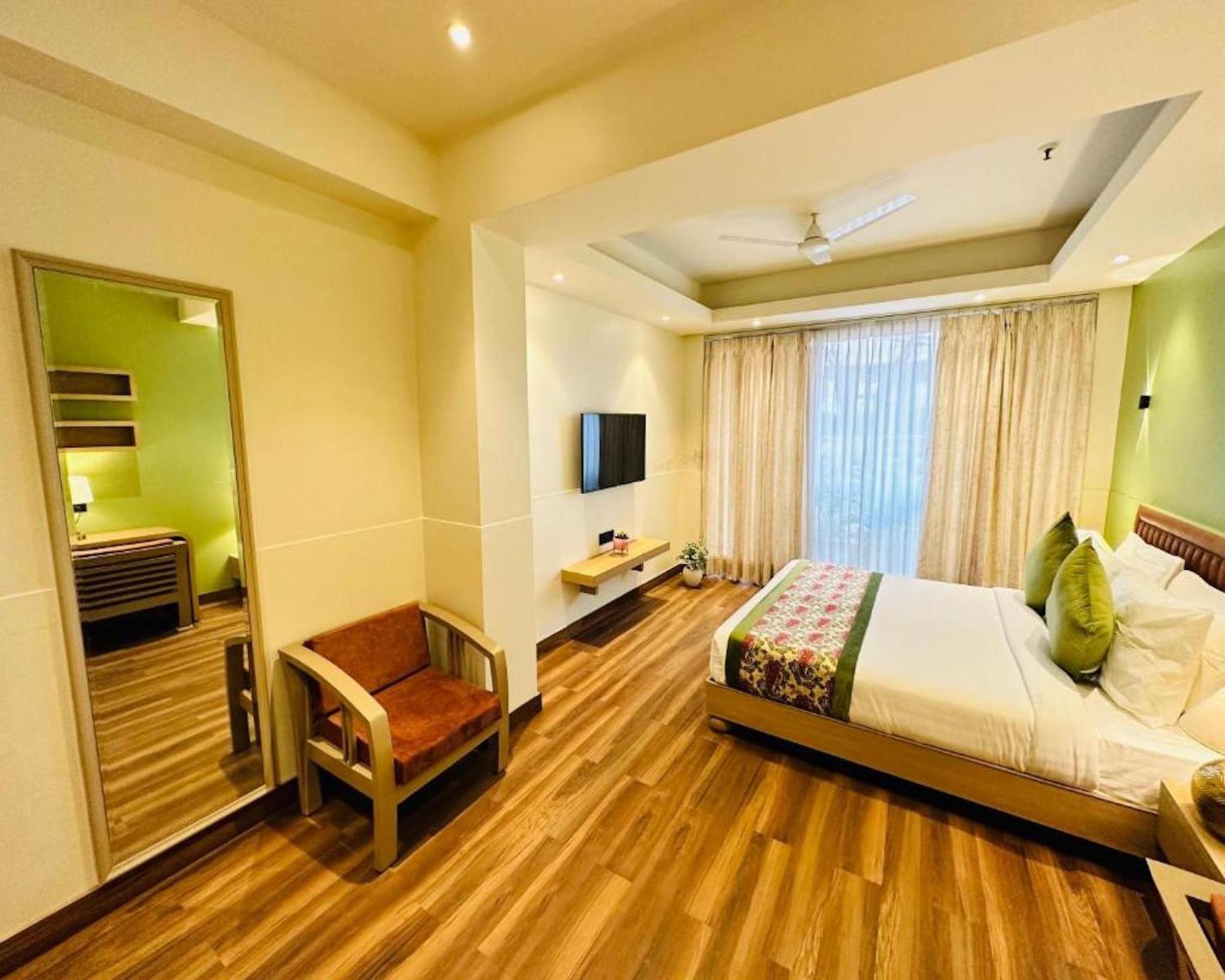 Crown Hotel Agra Near Taj Mahal Εξωτερικό φωτογραφία