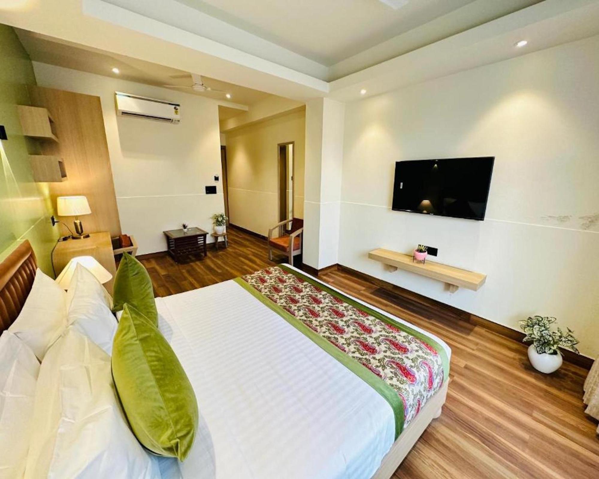 Crown Hotel Agra Near Taj Mahal Εξωτερικό φωτογραφία