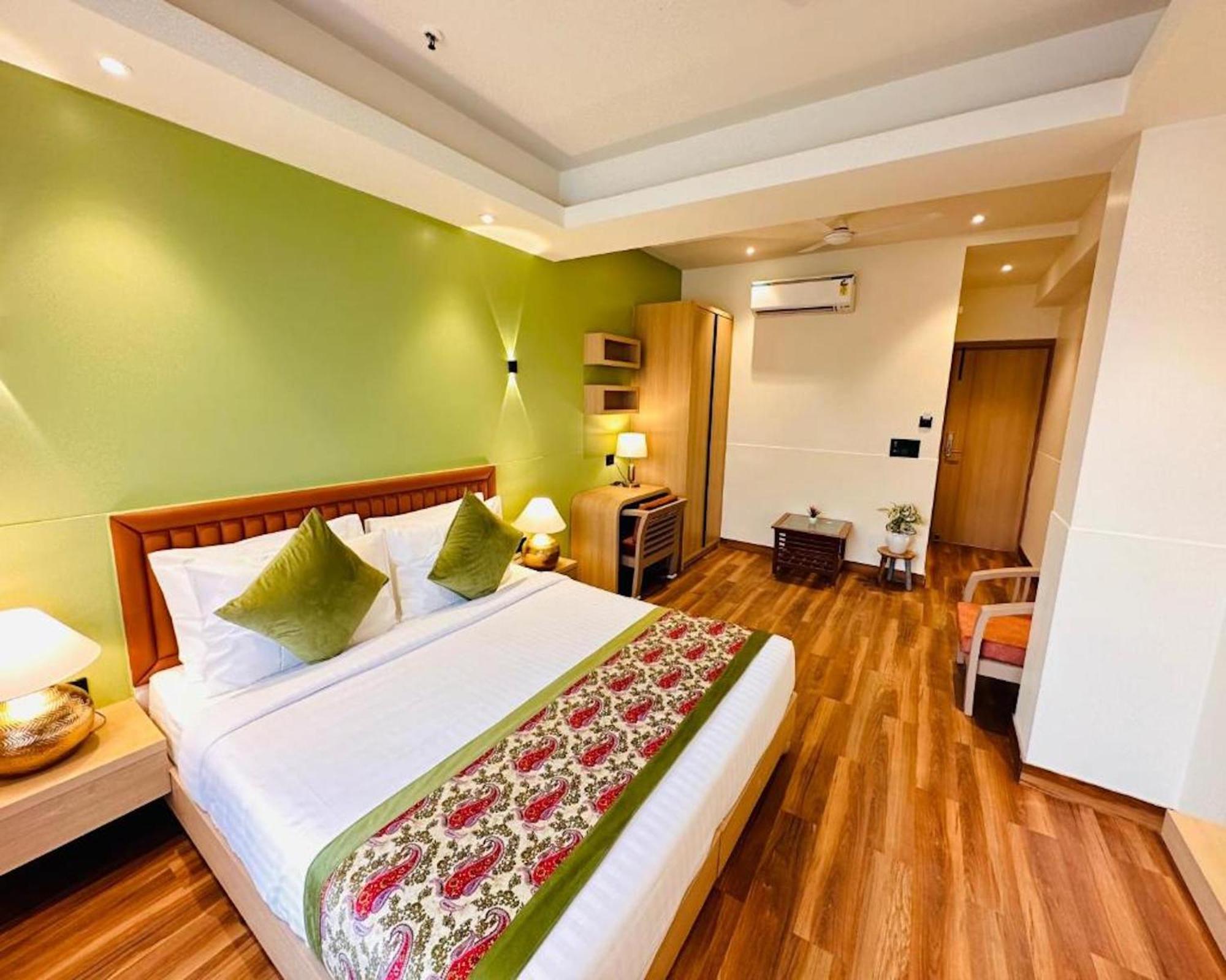 Crown Hotel Agra Near Taj Mahal Εξωτερικό φωτογραφία