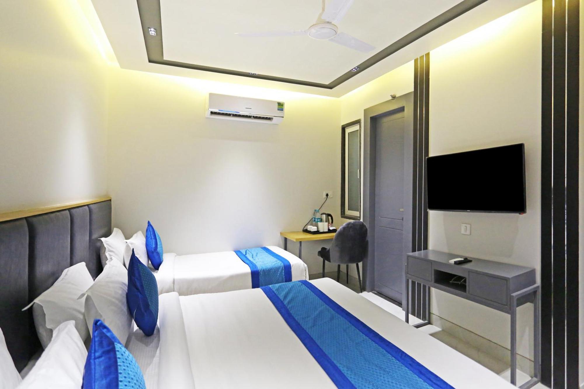Crown Hotel Agra Near Taj Mahal Εξωτερικό φωτογραφία