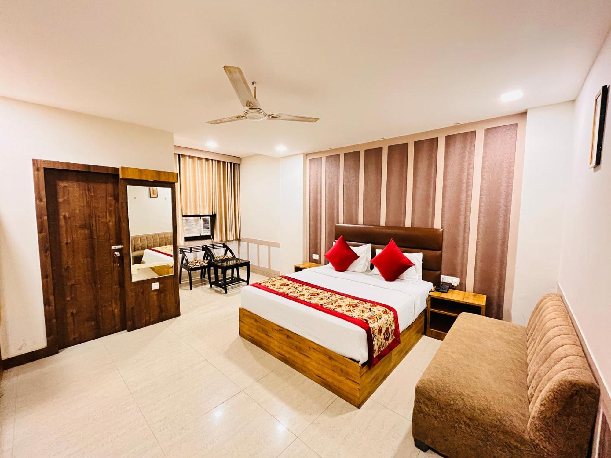 Crown Hotel Agra Near Taj Mahal Εξωτερικό φωτογραφία