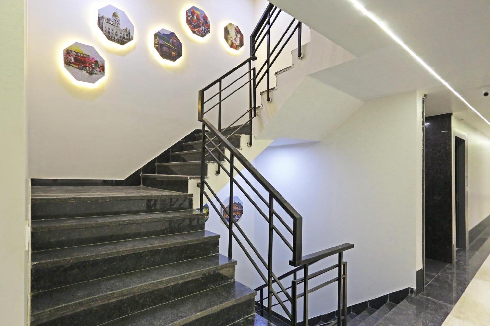 Crown Hotel Agra Near Taj Mahal Εξωτερικό φωτογραφία