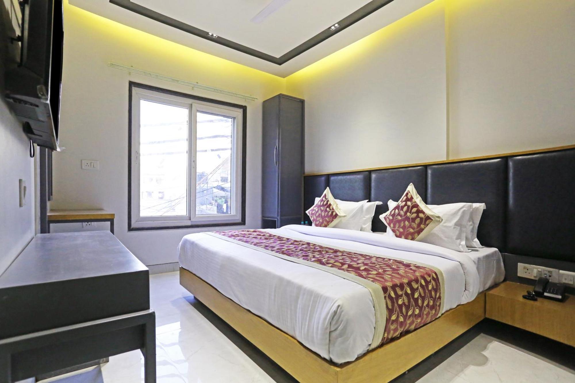 Crown Hotel Agra Near Taj Mahal Εξωτερικό φωτογραφία