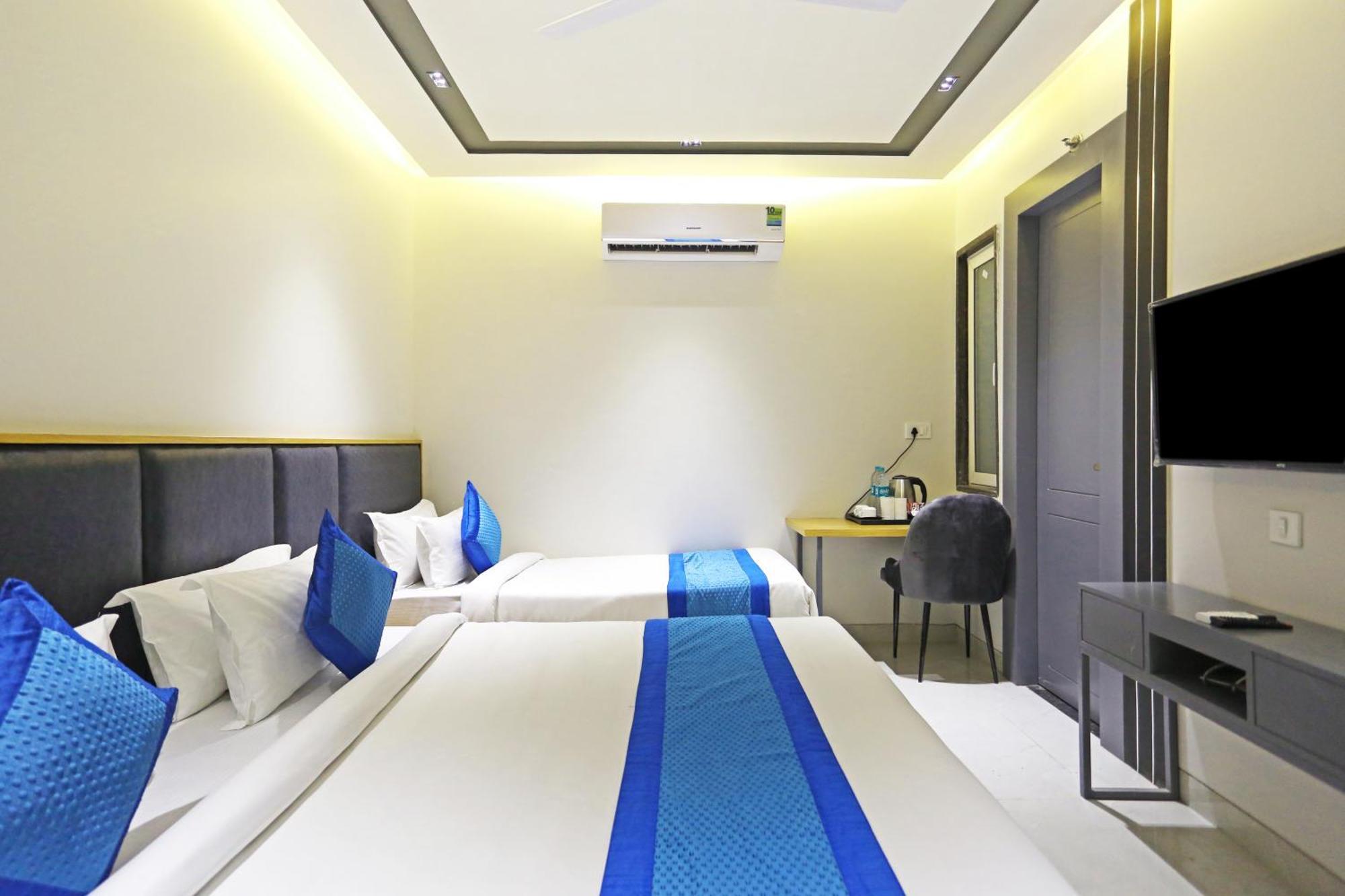 Crown Hotel Agra Near Taj Mahal Εξωτερικό φωτογραφία