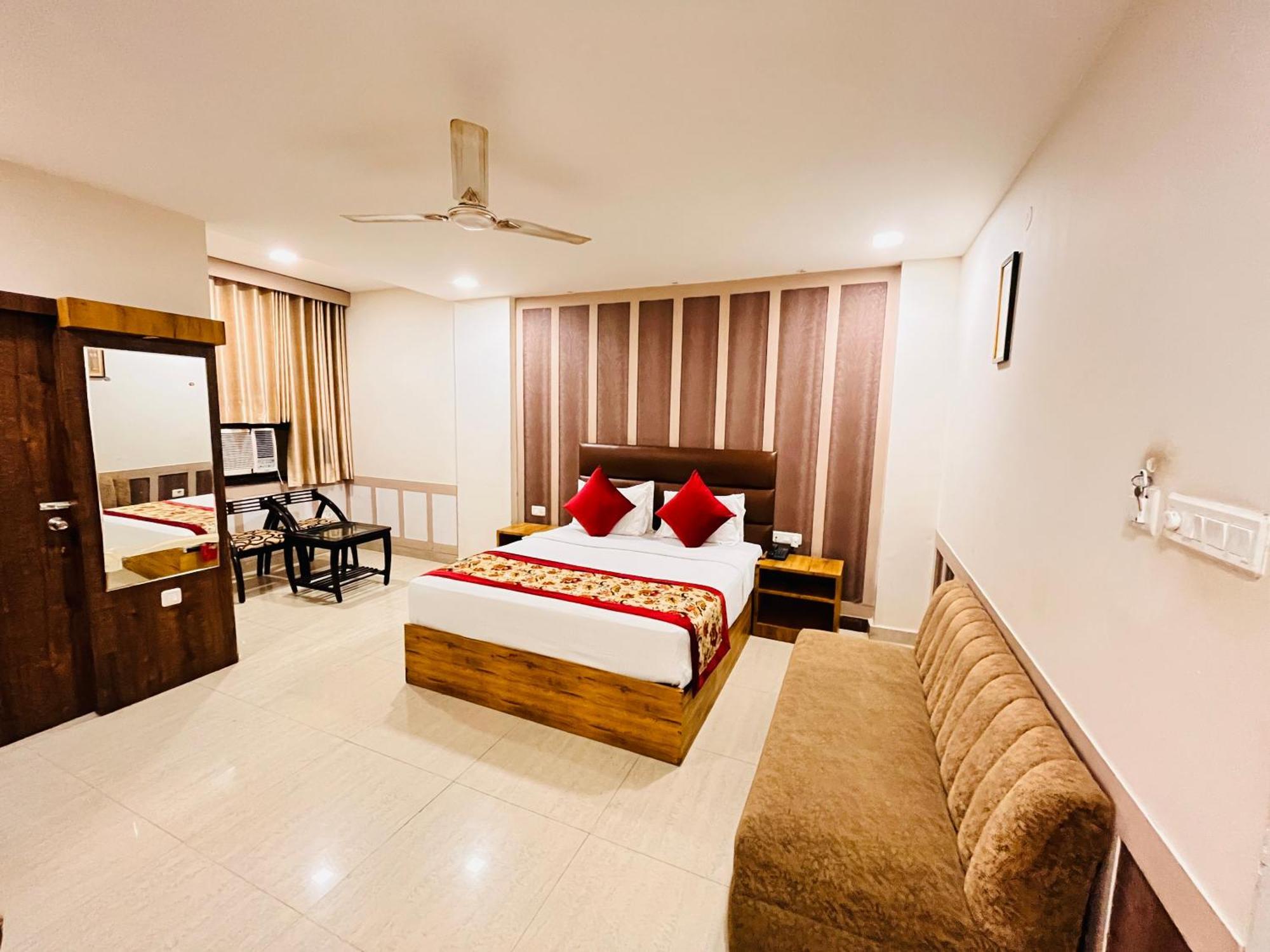 Crown Hotel Agra Near Taj Mahal Εξωτερικό φωτογραφία