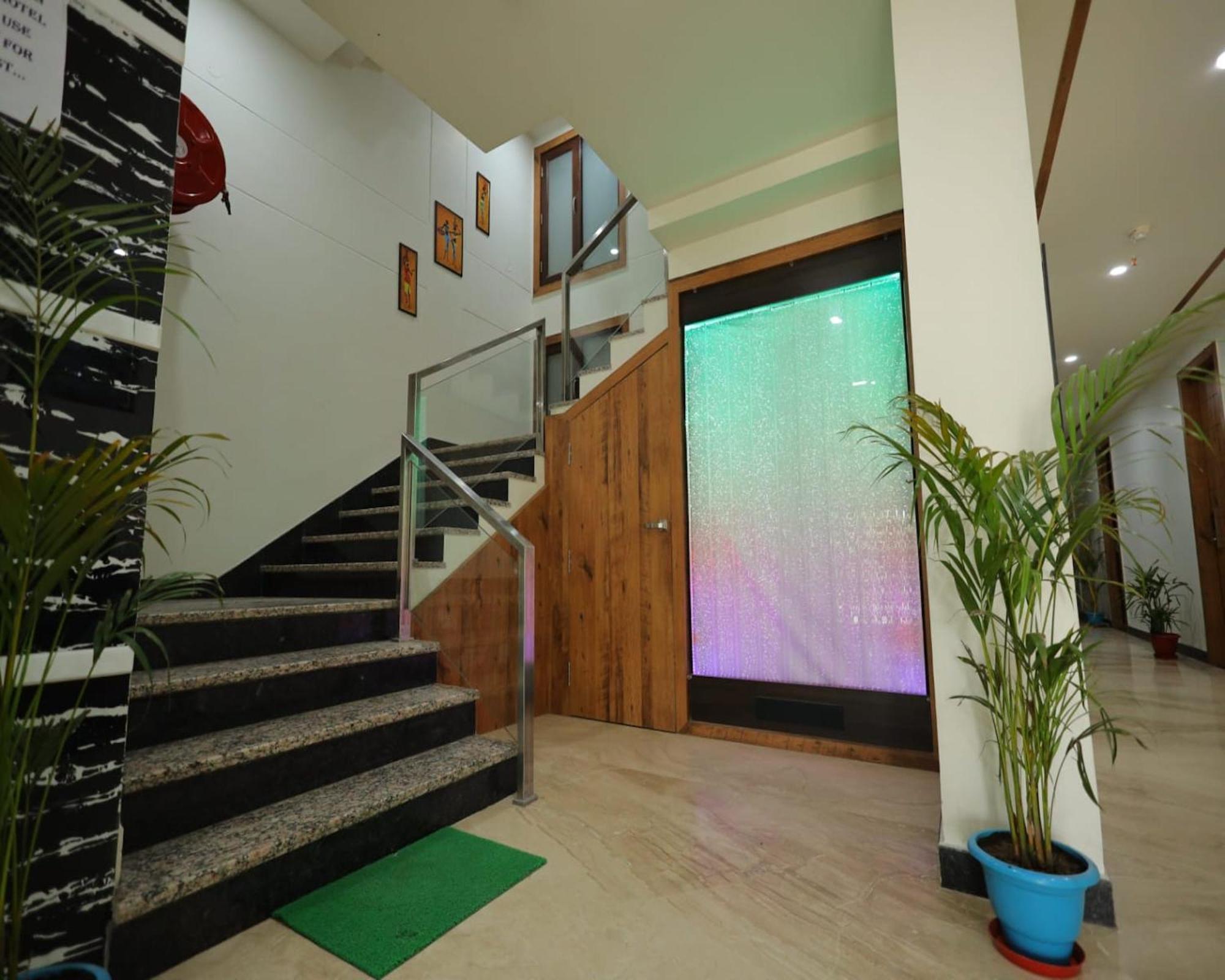 Crown Hotel Agra Near Taj Mahal Εξωτερικό φωτογραφία