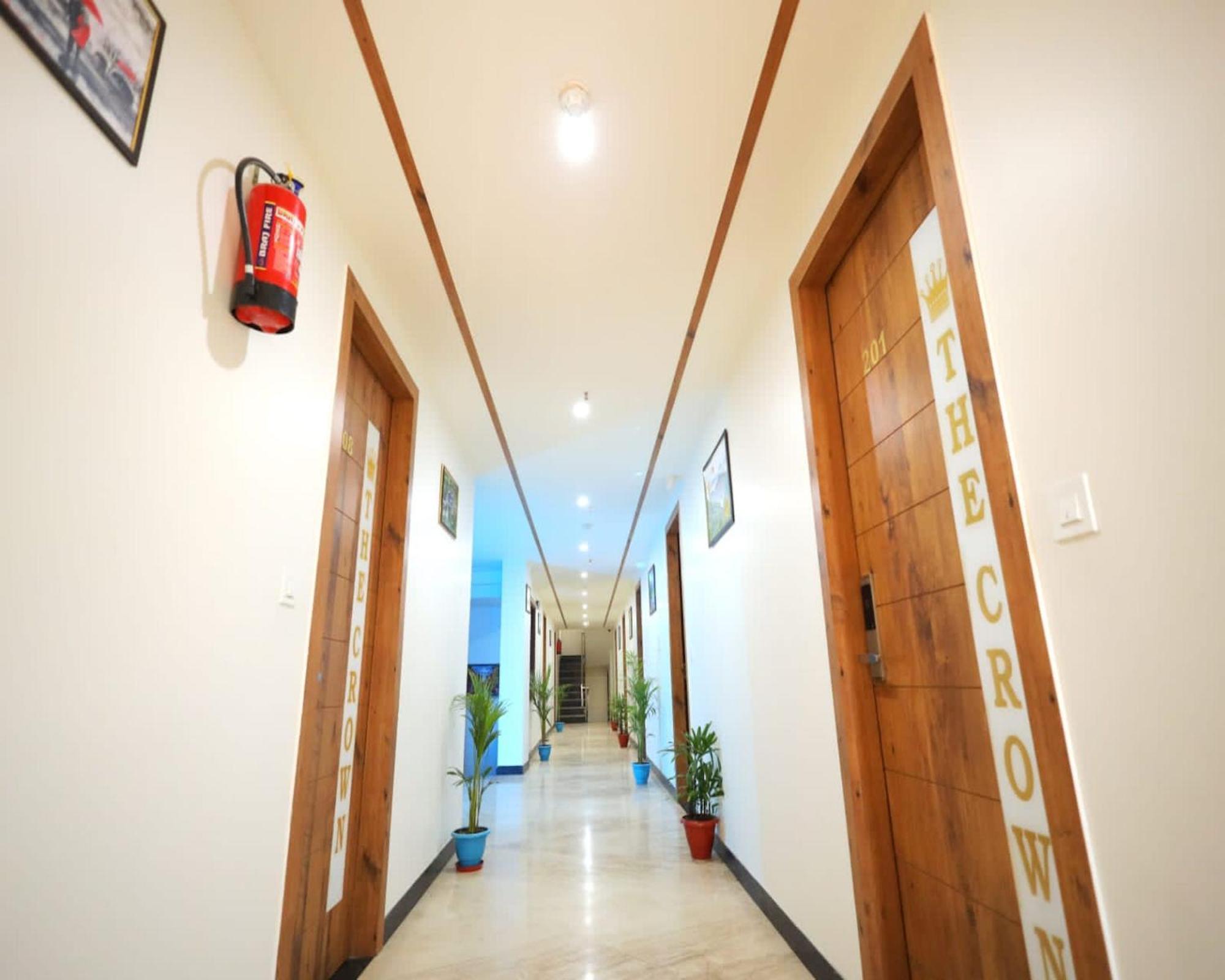 Crown Hotel Agra Near Taj Mahal Εξωτερικό φωτογραφία