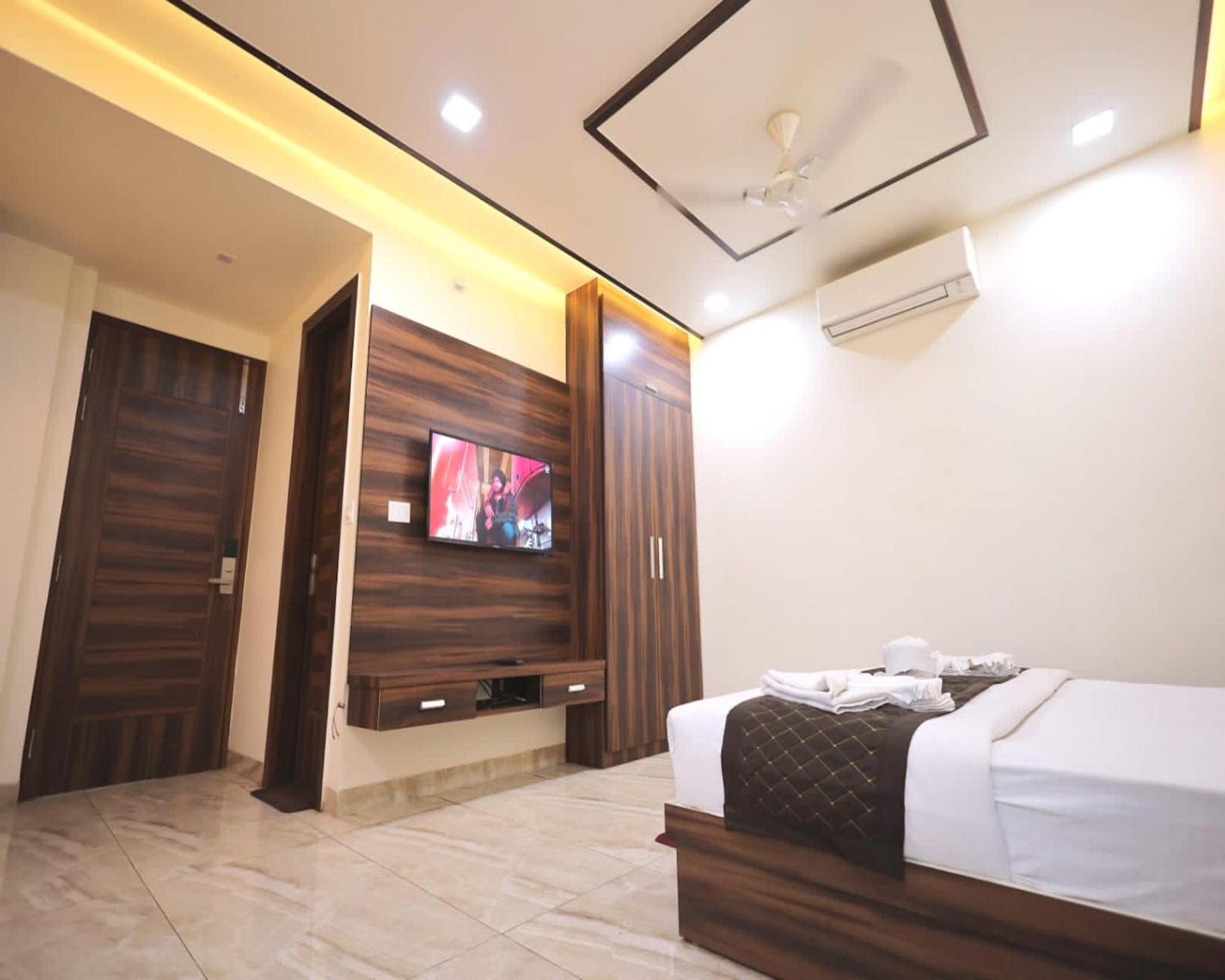 Crown Hotel Agra Near Taj Mahal Εξωτερικό φωτογραφία