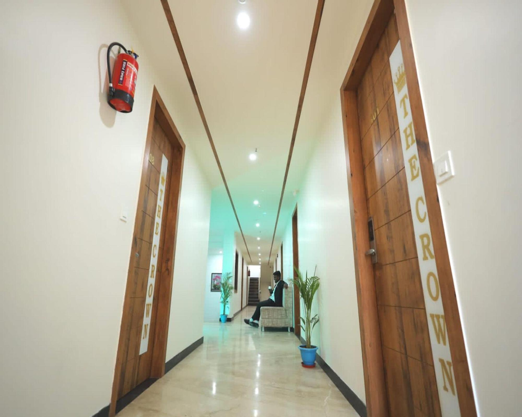Crown Hotel Agra Near Taj Mahal Εξωτερικό φωτογραφία